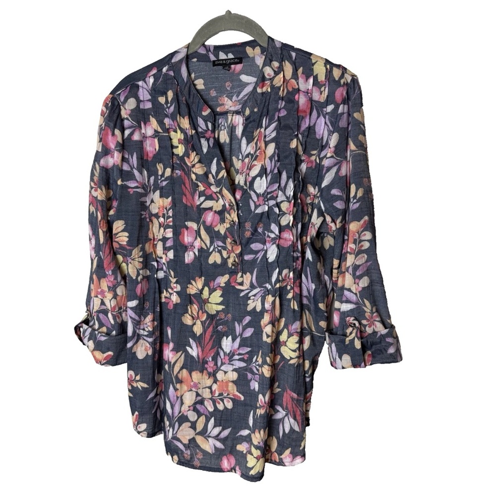 Ava & Grace Blouse Size Medium Top 3/4 Roll-Tab Sleeves Floral Lightweight VNeck